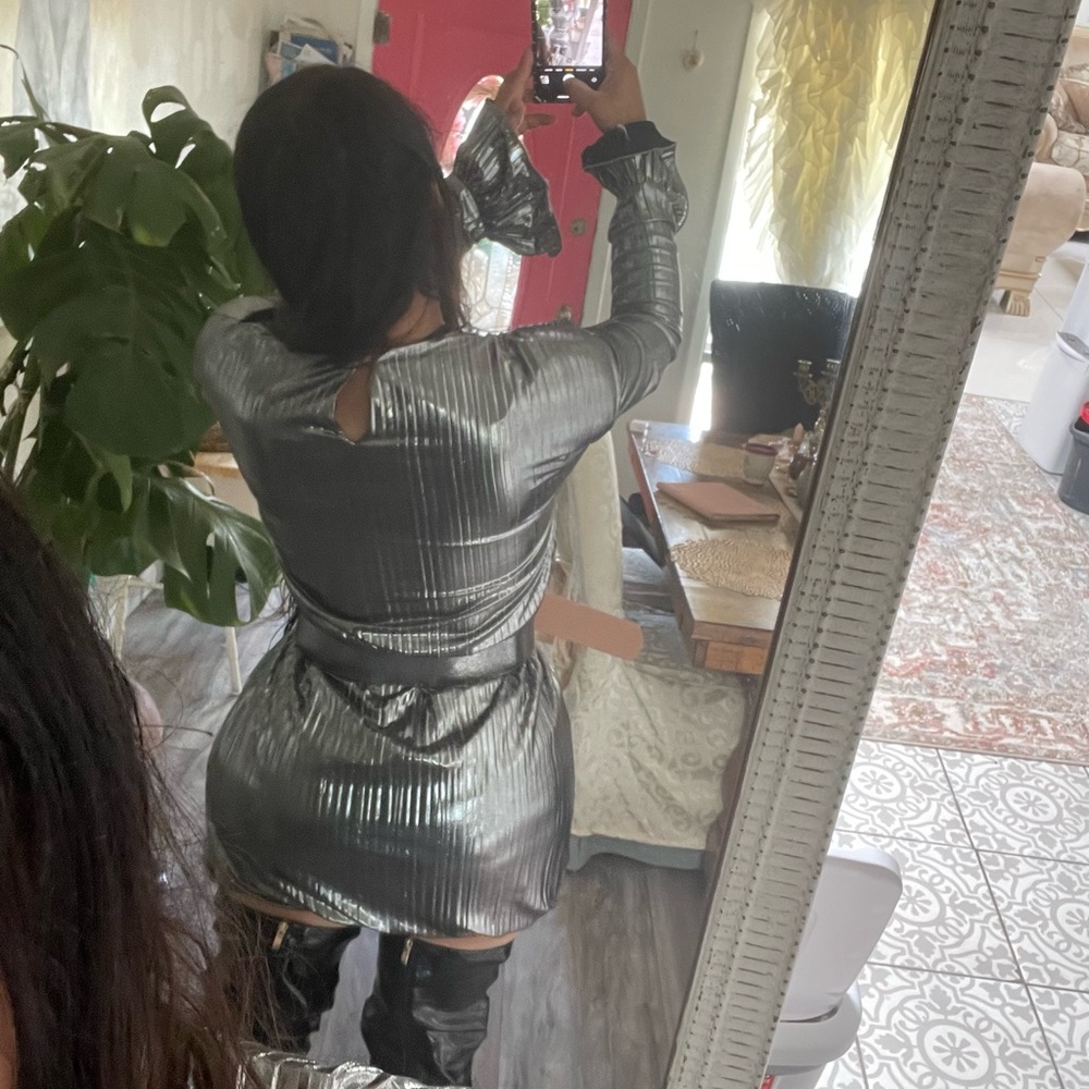 Dress - Picture 2 of 6